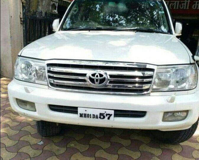Toyota Land Cruiser LC200 VX 2001