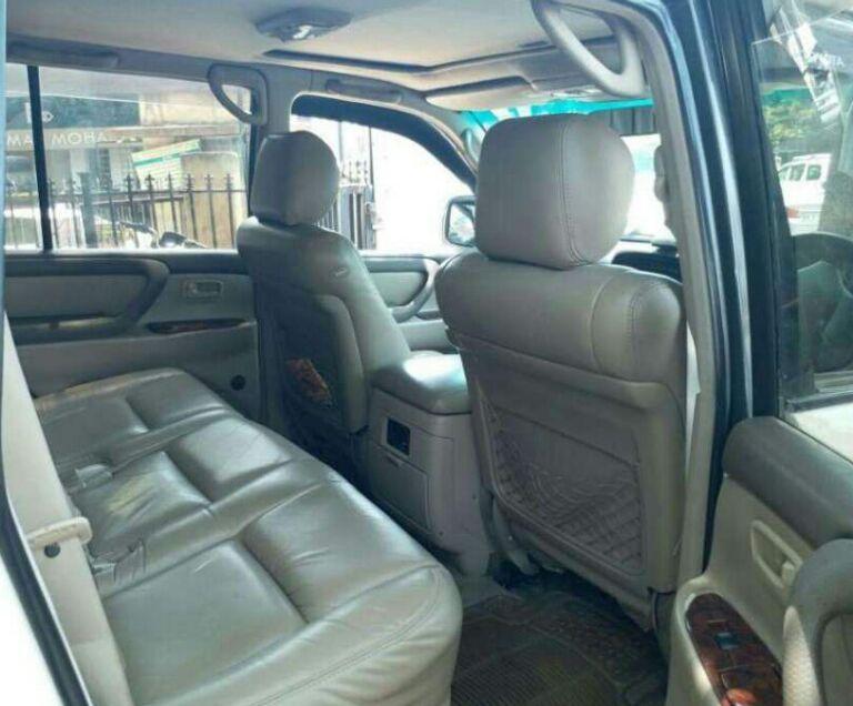 Toyota Land Cruiser LC200 VX 2001