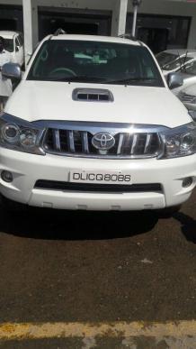Toyota Fortuner 2.8 4x4 MT 2010