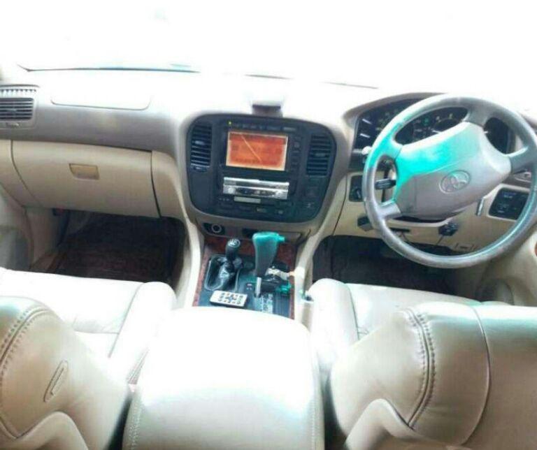 Toyota Land Cruiser LC200 VX 2001