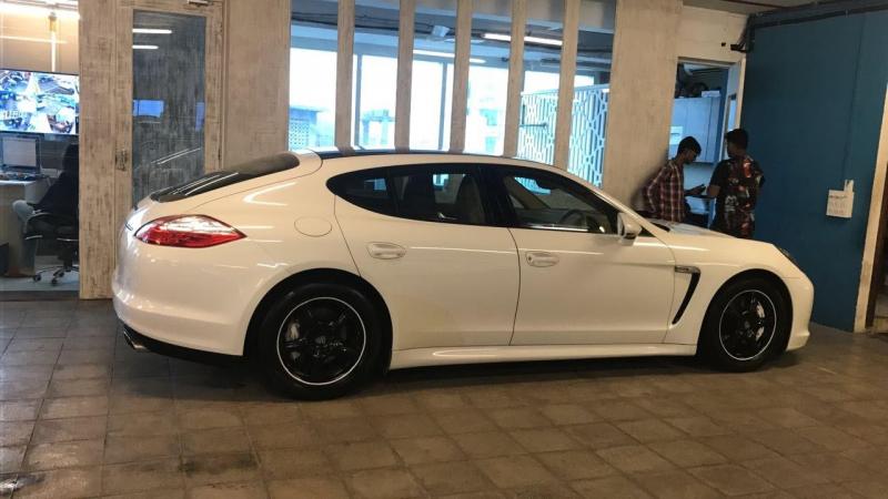 Porsche Panamera 4S 2012