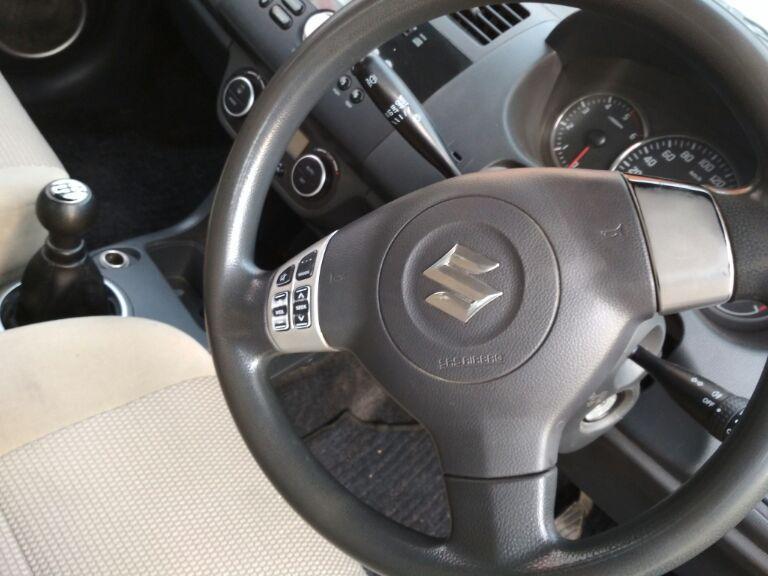 Maruti Suzuki Swift DZire ZDi 2011