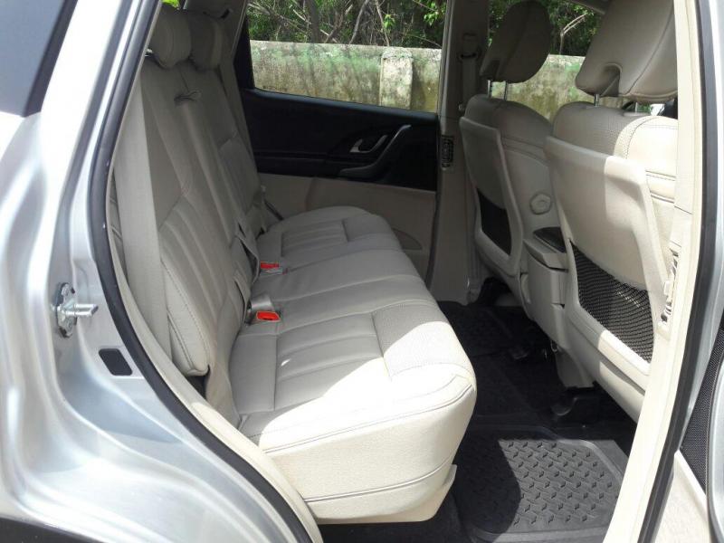 Mahindra XUV500 W10 AT 2016