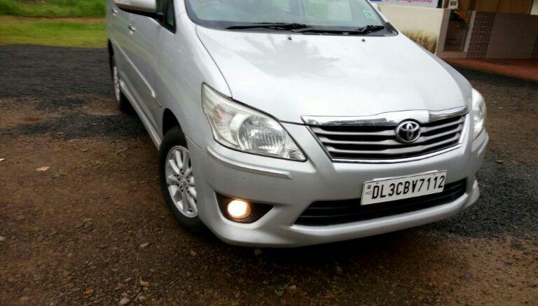 Toyota Innova 2.0 G 8 STR BS IV 2012