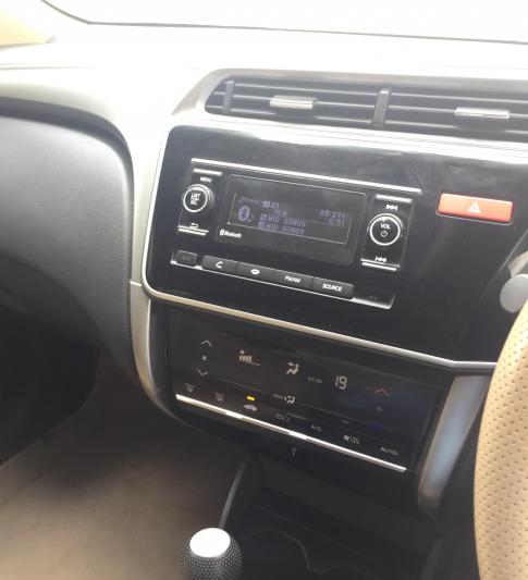 Honda City SV i-DTEC 2015