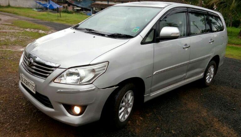 Toyota Innova 2.0 G 8 STR BS IV 2012