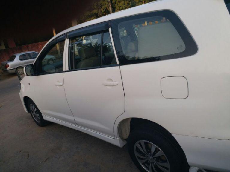 Toyota Innova 2.5 GX 2012