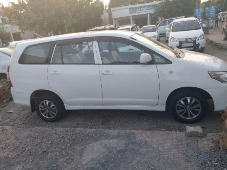 Toyota Innova 2.5 GX 2012