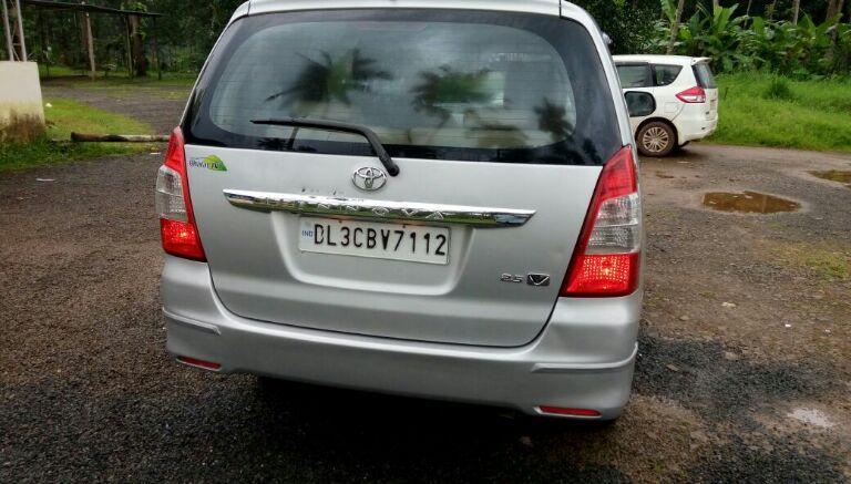 Toyota Innova 2.0 G 8 STR BS IV 2012