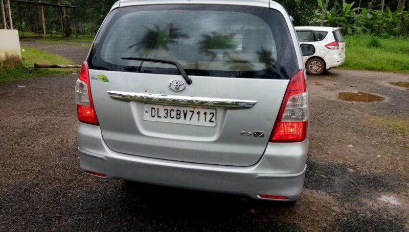 Toyota Innova 2.0 G 8 STR BS IV 2012