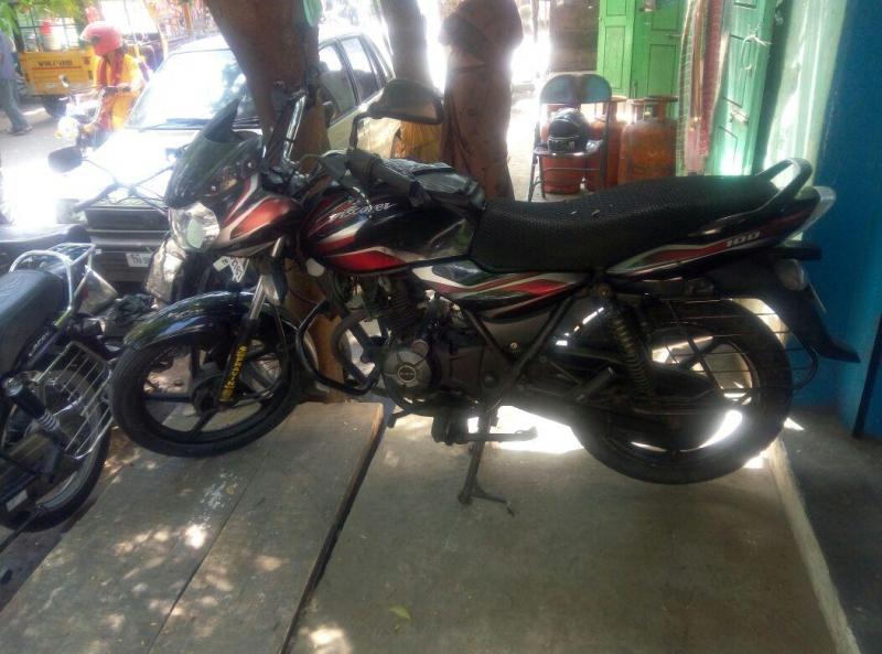 Bajaj Discover 100cc 2011