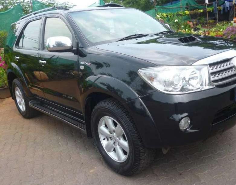 Toyota Fortuner 3.0 4X4 MT 2012