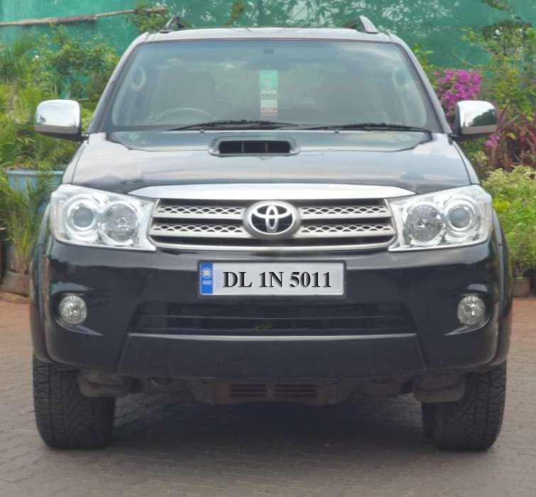 Toyota Fortuner 3.0 4X4 MT 2012