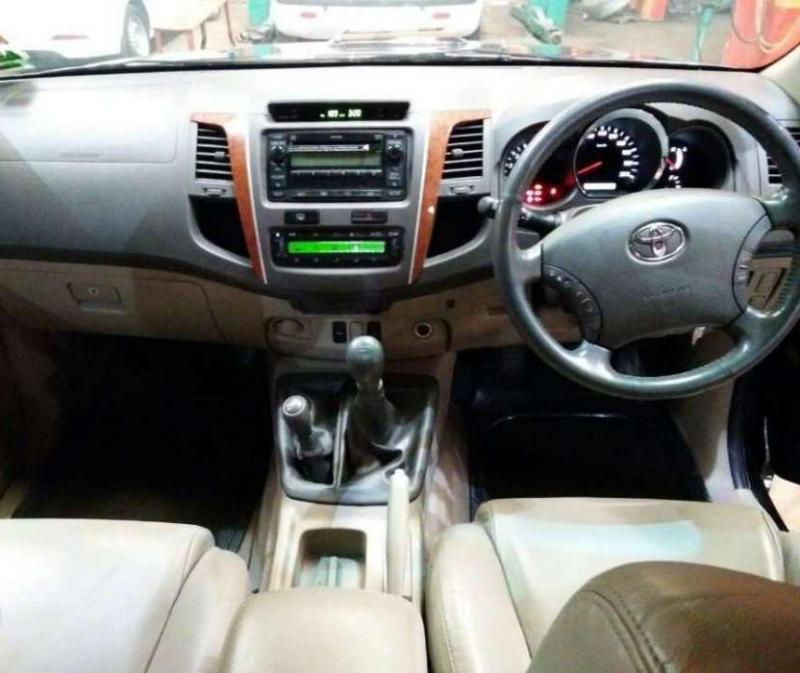 Toyota Fortuner 3.0 4X4 MT 2012