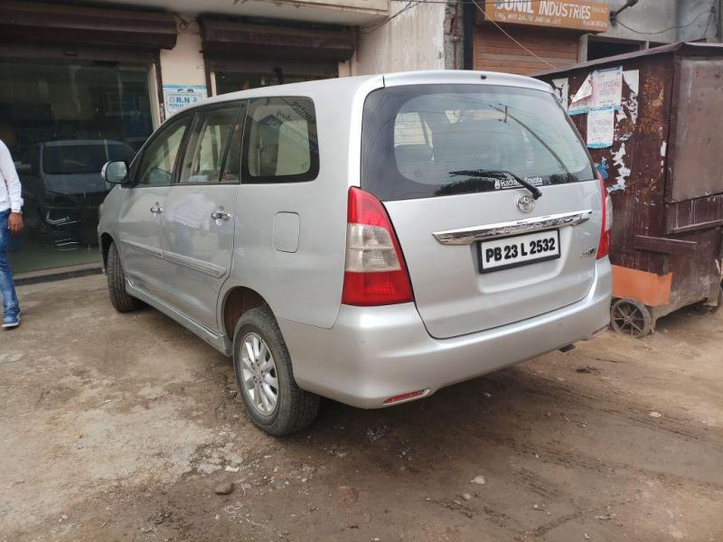 Toyota Innova 2.5 VX (Diesel) 7 Seater 2012