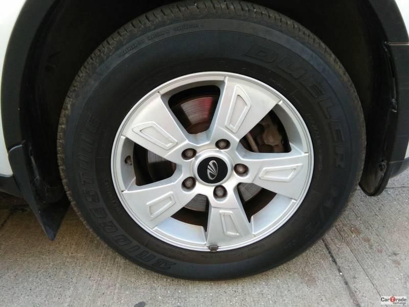 Mahindra XUV500 W8 2013