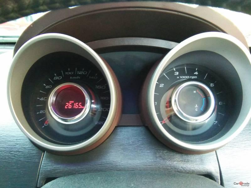 Mahindra XUV500 W8 2013