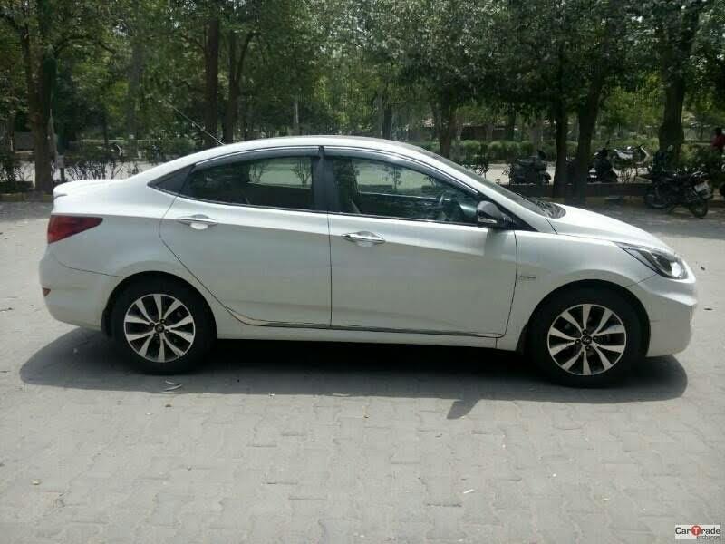 Hyundai Verna 1.6 VTVT SX AT 2013