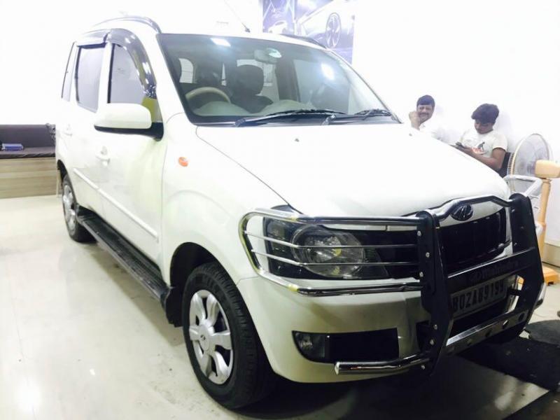 Mahindra Quanto C6 2012