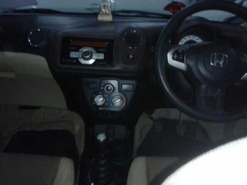Honda Brio V MT 2012