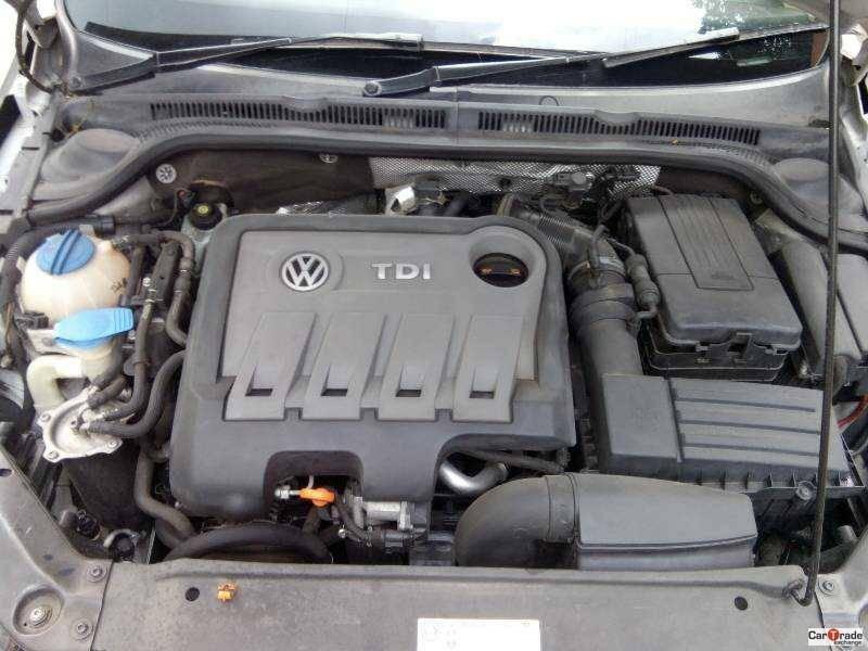 Volkswagen Jetta 2.0 TDI HIGHLINE MT 2013