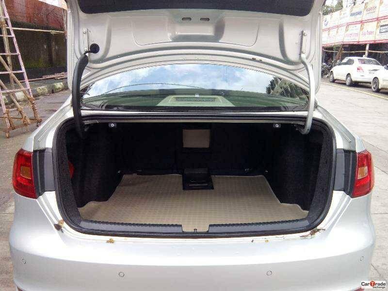 Volkswagen Jetta 2.0 TDI HIGHLINE MT 2013