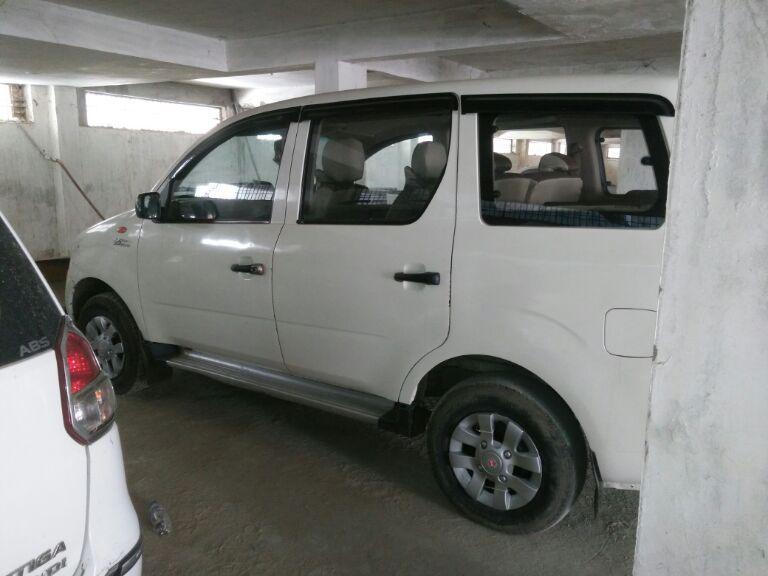 Mahindra Xylo E4 2011