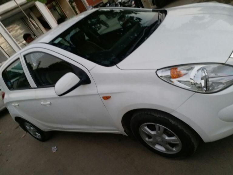 Hyundai i20 Magna (O) 1.4 CRDi 2013