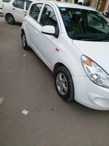 Hyundai i20 Magna (O) 1.4 CRDi 2013