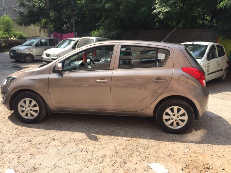 Hyundai i20 sportz ABS 2013