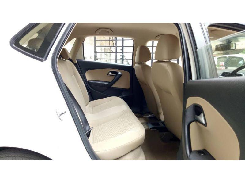 Volkswagen Polo Highline1.2L (P) 2015