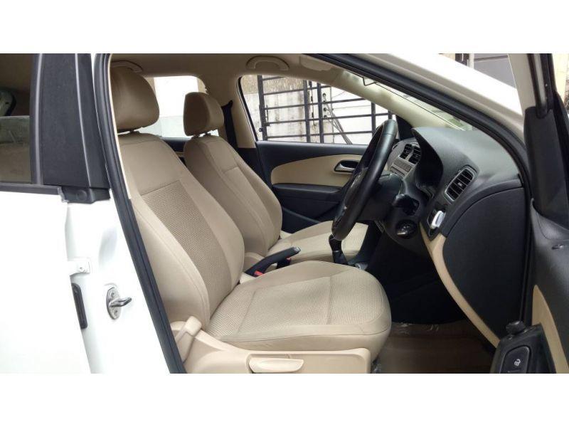 Volkswagen Polo Highline1.2L (P) 2015