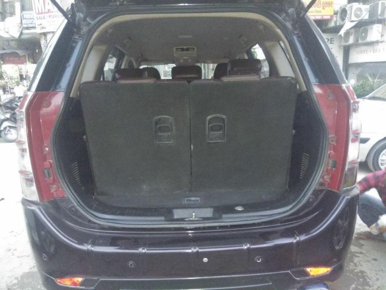 Mahindra XUV500 W8 2012