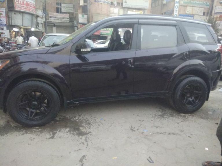 Mahindra XUV500 W8 2012