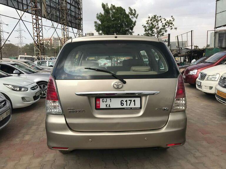 Toyota Innova 2.5 V 7 STR 2009