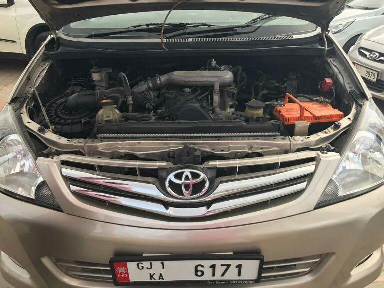 Toyota Innova 2.5 V 7 STR 2009