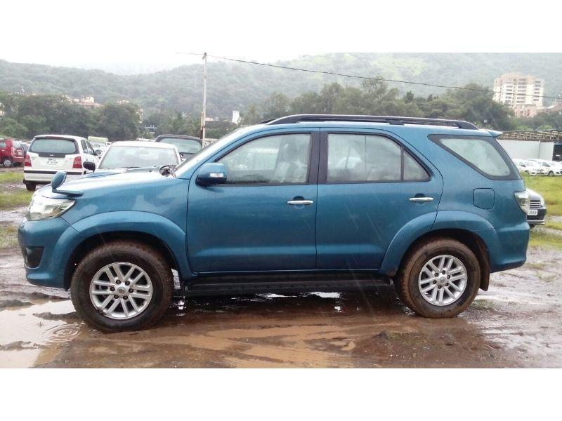 Toyota Fortuner 3.0 4x2 MT 2012