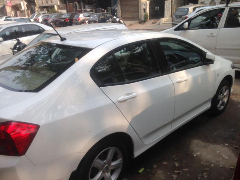 Honda City S i-VTEC 2013