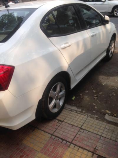 Honda City S i-VTEC 2013