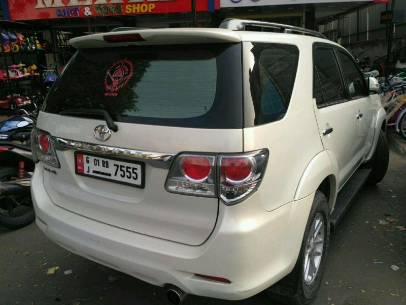 Toyota Fortuner 2.8 4x4 MT 2013