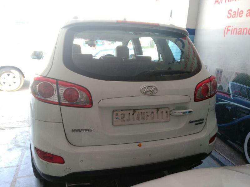 Hyundai Santa Fe 2WD MT 2013