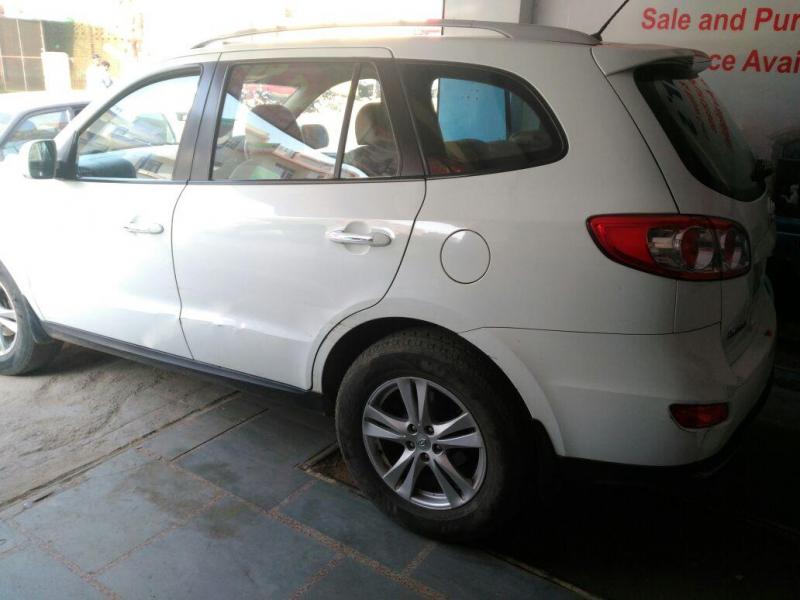 Hyundai Santa Fe 2WD MT 2013