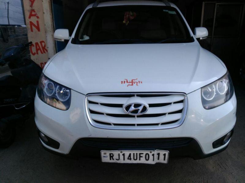 Hyundai Santa Fe 2WD MT 2013
