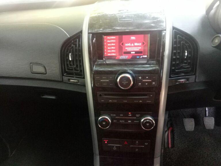 Mahindra XUV500 W8 2012