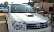 Toyota Fortuner 3.0 4x2 MT 2011