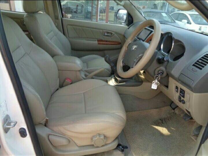 Toyota Fortuner 3.0 4x2 MT 2011