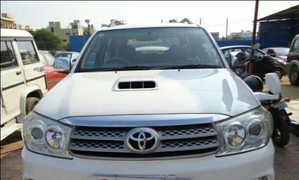 Toyota Fortuner 3.0 4x2 MT 2011