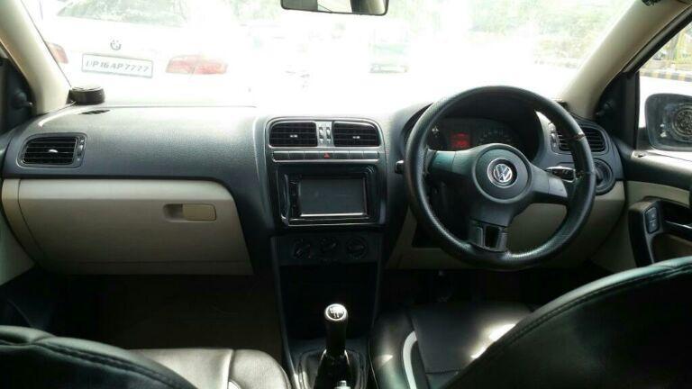 Volkswagen polo Trendline 1.2L (D) 2011