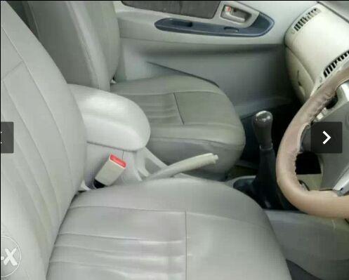 Toyota Innova 2.5 G 7 STR BS IV 2012