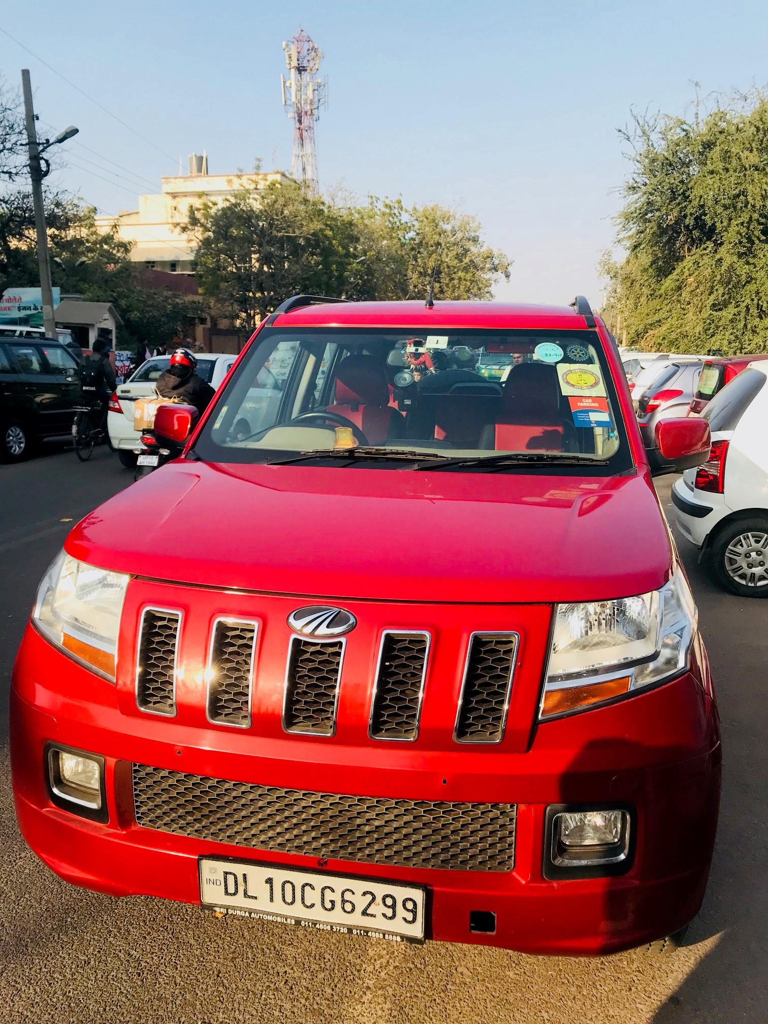 Mahindra TUV300 T8 AMT 2015